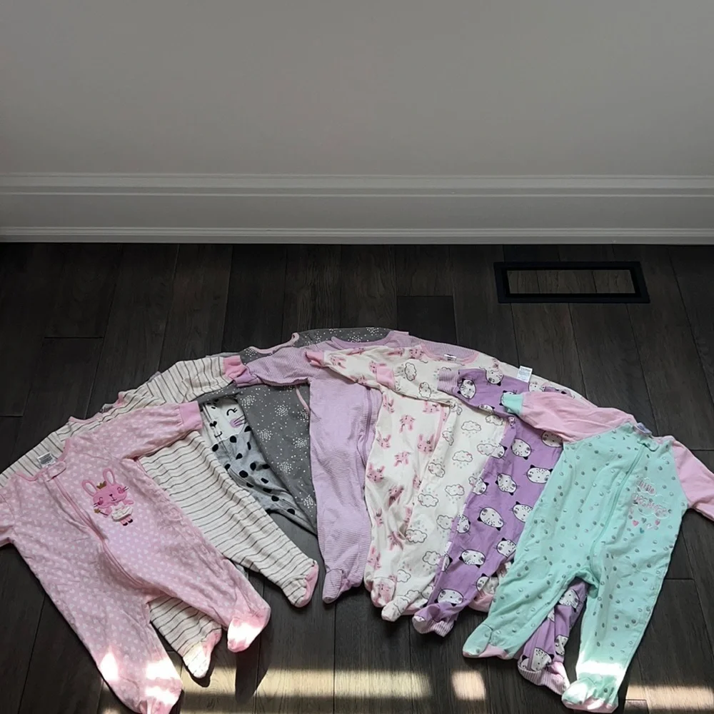 Gerber baby bundle of pajama long sleeve onesies